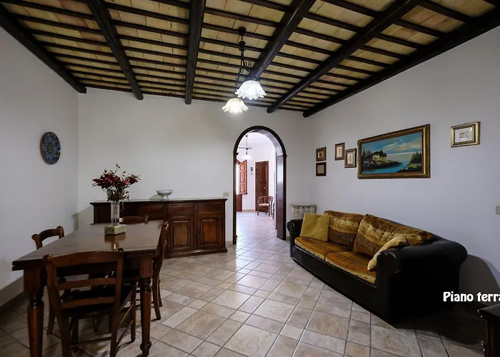 Esther 圣维托罗卡波